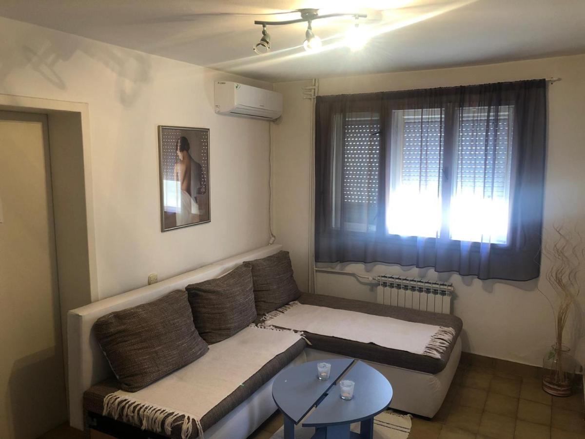 Day & Night Apartment Ćuprija Buitenkant foto