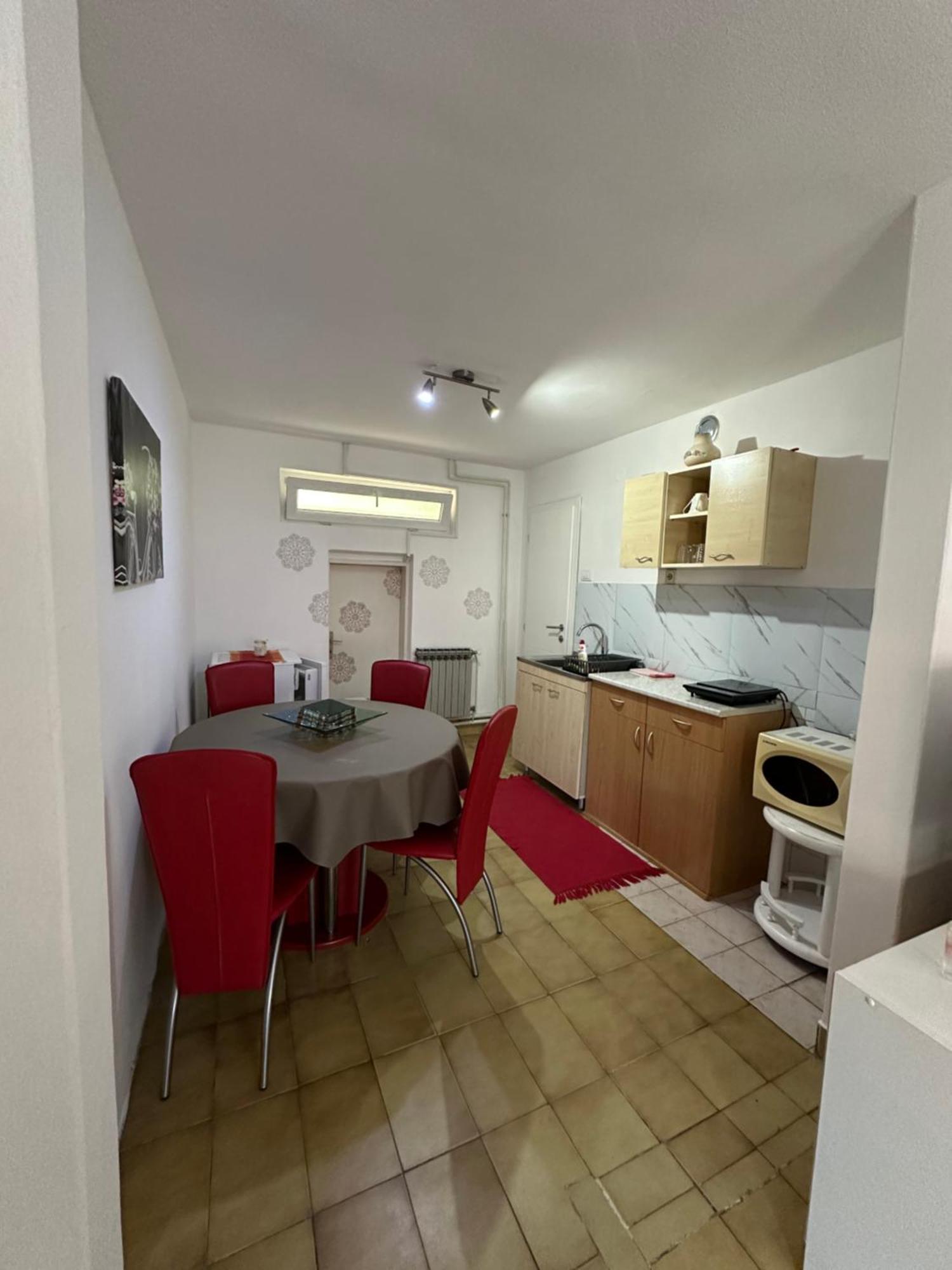 Day & Night Apartment Ćuprija Buitenkant foto